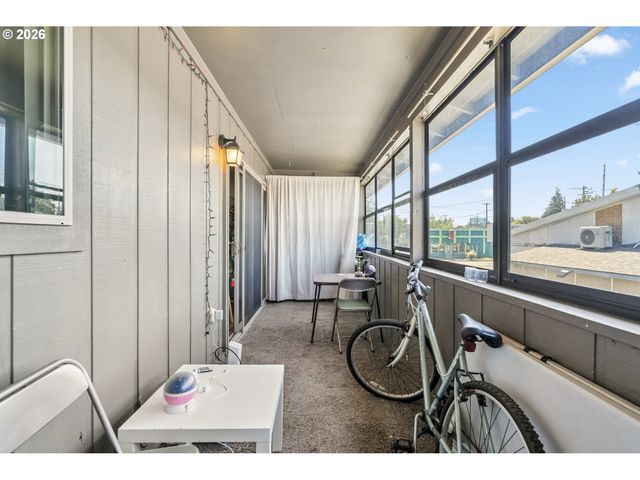 7555 N PORTSMOUTH Ave, Portland, OR 97203