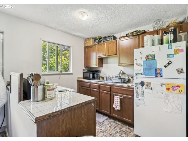 7555 N PORTSMOUTH Ave, Portland, OR 97203