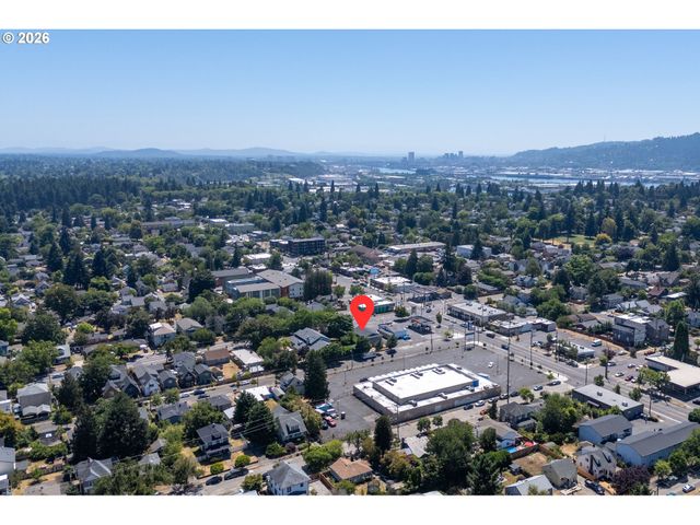 7555 N PORTSMOUTH Ave, Portland, OR 97203