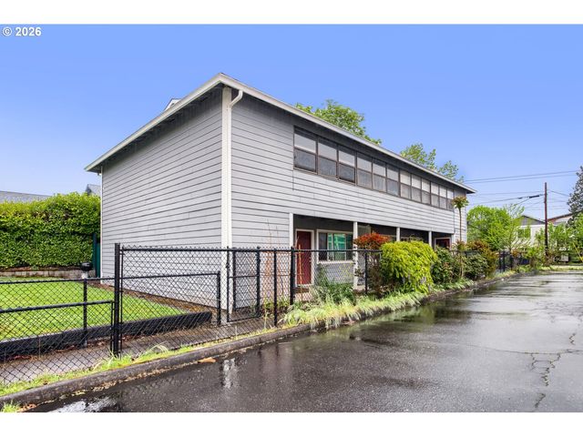 7555 N PORTSMOUTH Ave, Portland, OR 97203