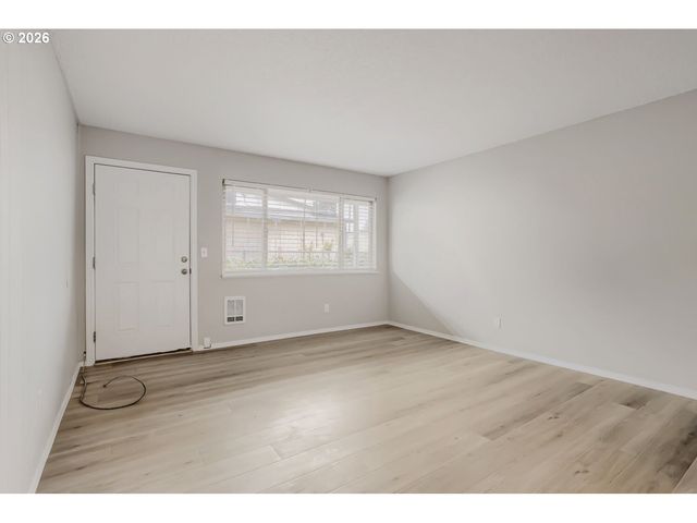 7555 N PORTSMOUTH Ave, Portland, OR 97203