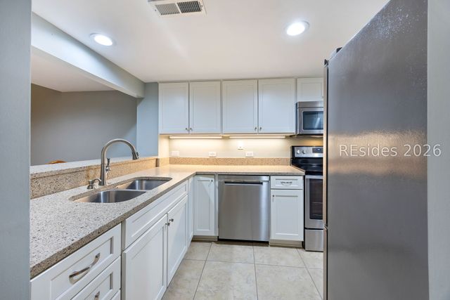 113 Shipyard Dr Apt 150, Hilton Head Island, SC 29928