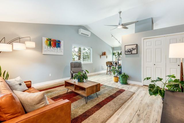 61016 Honkers Lane, Bend, OR 97702