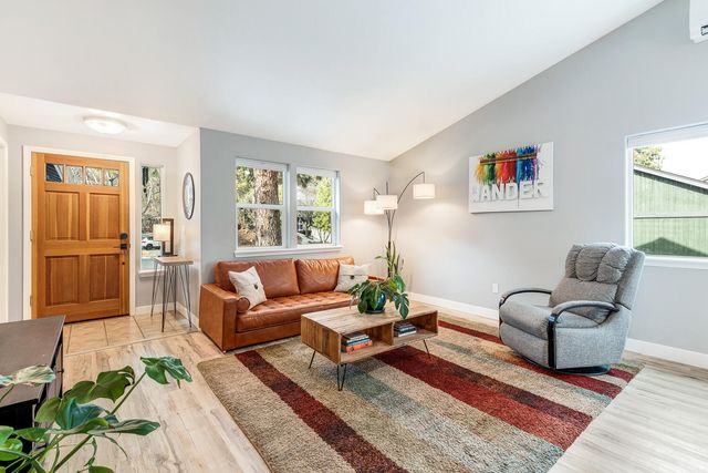 61016 Honkers Lane, Bend, OR 97702