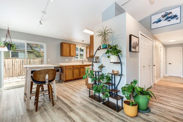 61016 Honkers Lane, Bend, OR 97702