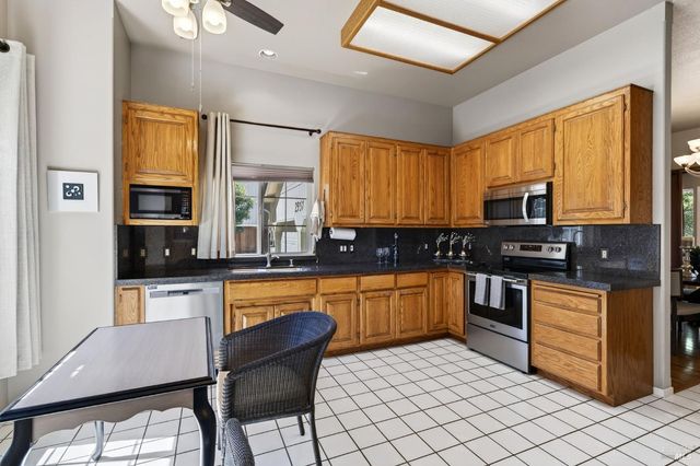 2937 Crystal Dr, Kelseyville, CA 95451