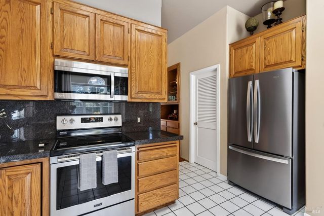 2937 Crystal Dr, Kelseyville, CA 95451