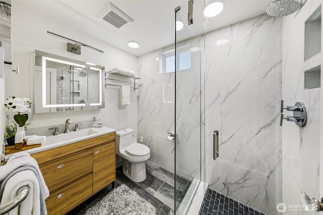 8215 4th Avenue NE, Seattle, WA 98115