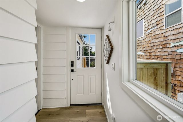 8215 4th Avenue NE, Seattle, WA 98115