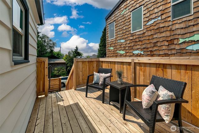 8215 4th Avenue NE, Seattle, WA 98115