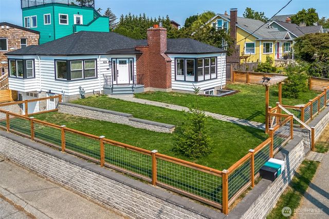 8215 4th Avenue NE, Seattle, WA 98115