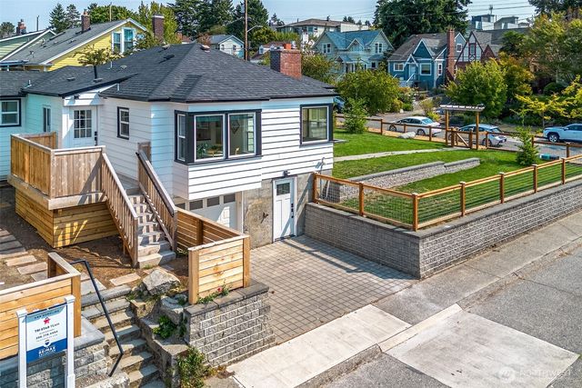8215 4th Avenue NE, Seattle, WA 98115