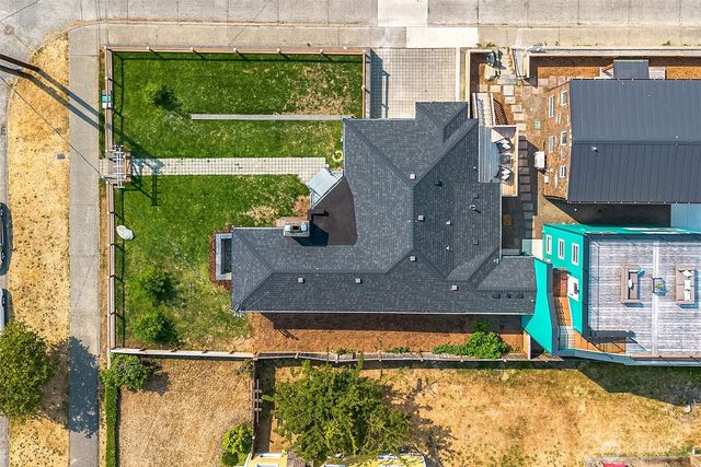 8215 4th Avenue NE, Seattle, WA 98115