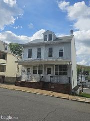 1137 W WALNUT ST, Ashland, PA 17921
