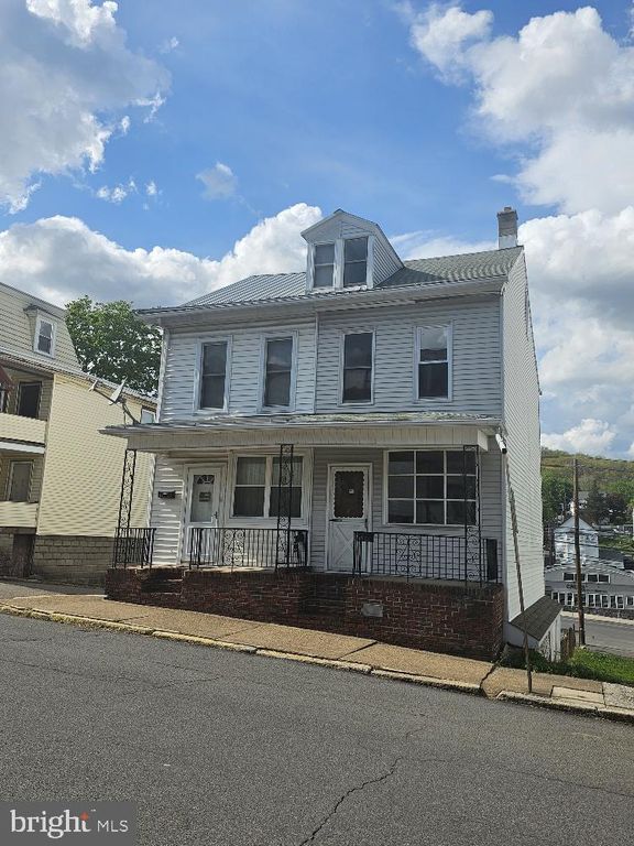 1137 W WALNUT ST, Ashland, PA 17921