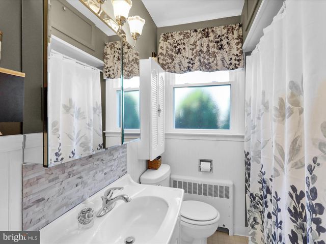 235 W RACE ST, Fleetwood, PA 19522