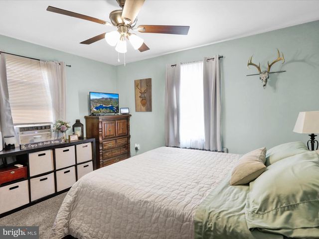 235 W RACE ST, Fleetwood, PA 19522