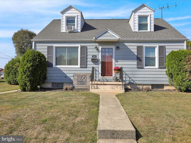 235 W RACE ST, Fleetwood, PA 19522