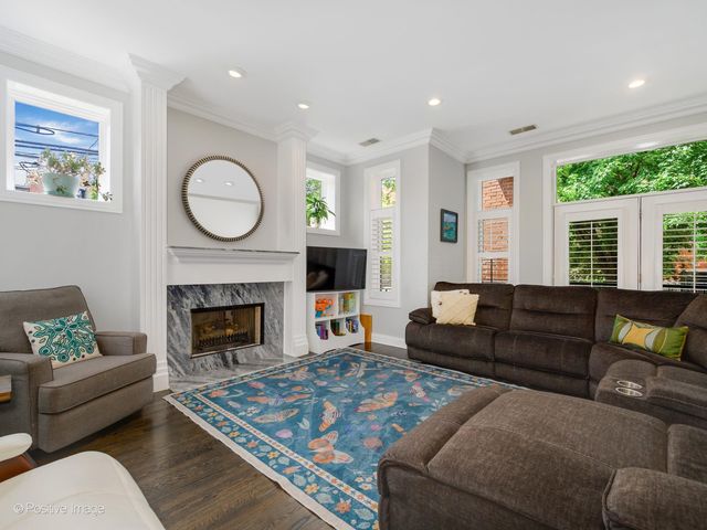 1615 N Claremont Avenue 1S, Chicago, IL 60647