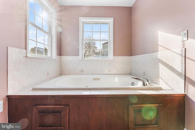 114 FARM VIEW CT, Douglassville, PA 19518