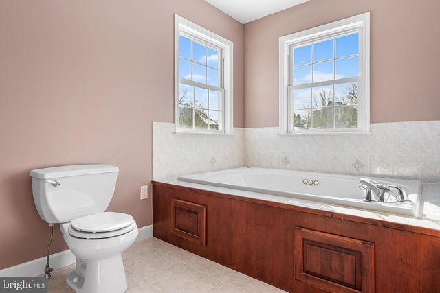 114 FARM VIEW CT, Douglassville, PA 19518