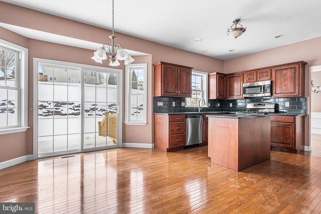 114 FARM VIEW CT, Douglassville, PA 19518