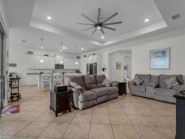 3271 Baravaldo CIR, Cape Coral, FL 33909