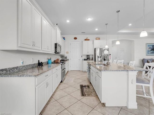 3271 Baravaldo CIR, Cape Coral, FL 33909