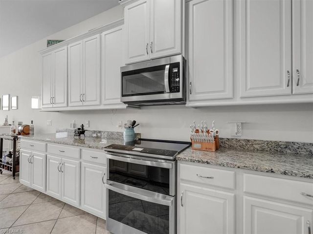 3271 Baravaldo CIR, Cape Coral, FL 33909