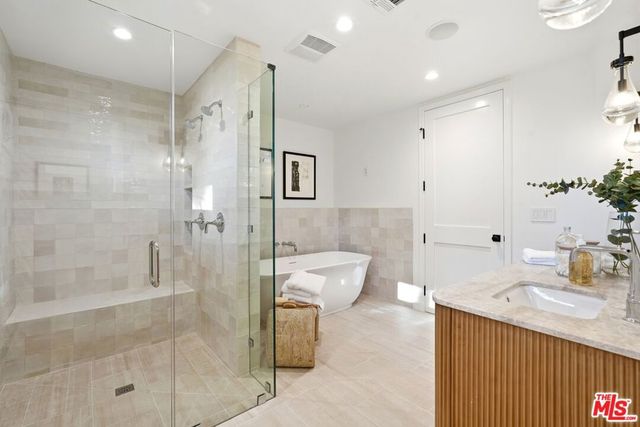 6321 Riggs Place, Los Angeles, CA 90045