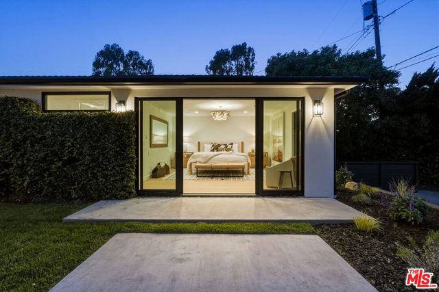 6321 Riggs Place, Los Angeles, CA 90045