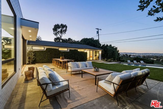 6321 Riggs Place, Los Angeles, CA 90045