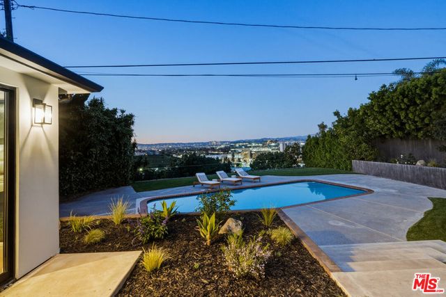 6321 Riggs Place, Los Angeles, CA 90045