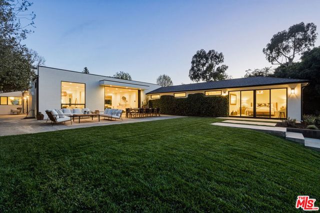 6321 Riggs Place, Los Angeles, CA 90045