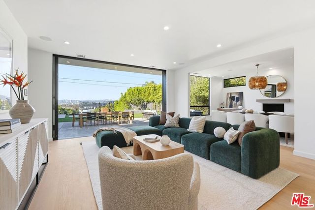 6321 Riggs Place, Los Angeles, CA 90045