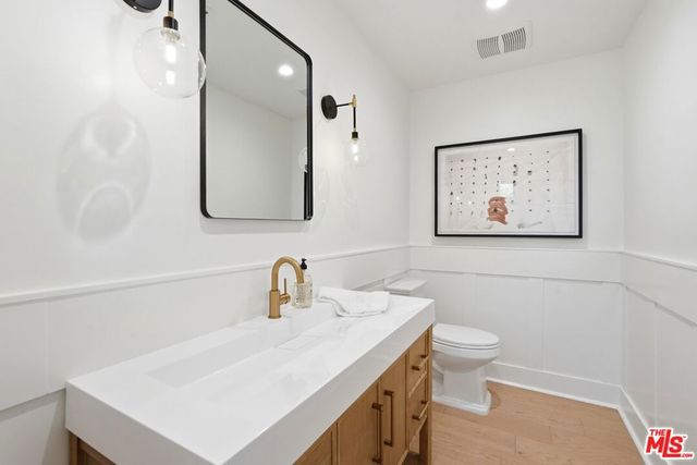 6321 Riggs Place, Los Angeles, CA 90045