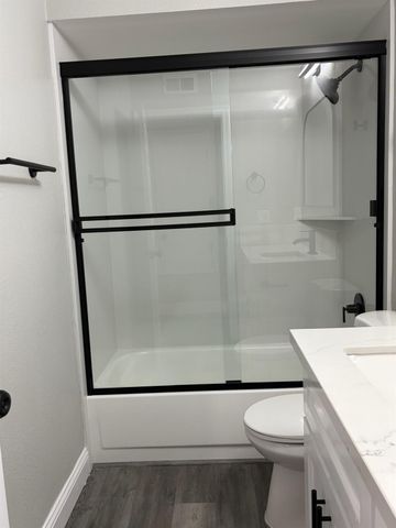 990 Shawnan Dr, Turlock, CA 95380