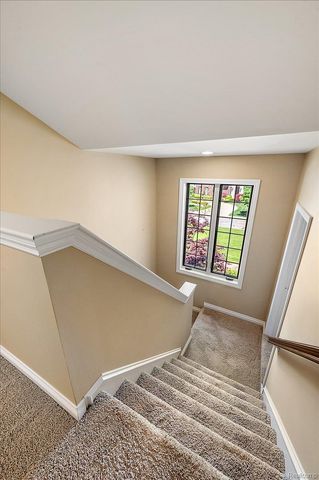 2885 Ambleside Court, Oakland Charter Township, MI 48306
