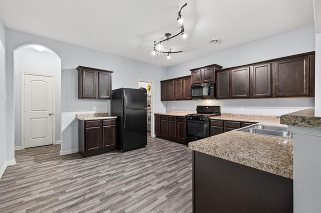 19040 Sanford Avenue, Big Lake, MN 55309