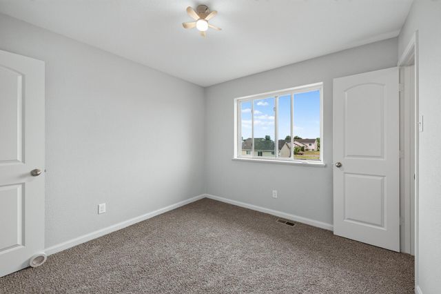19040 Sanford Avenue, Big Lake, MN 55309