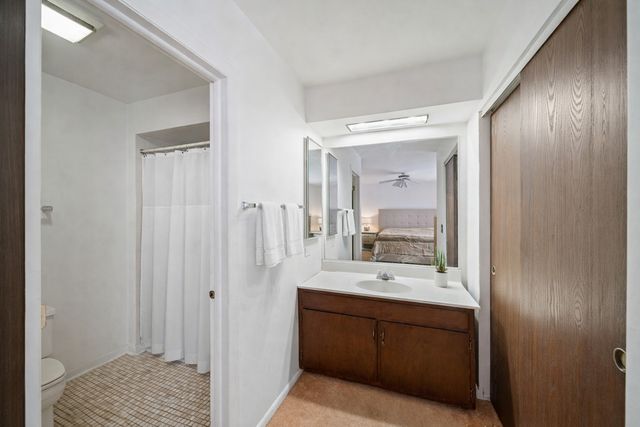 302 Linden Lane, Wheeling, IL 60090