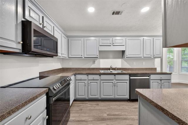 162 Loam Drive, Mcdonough, GA 30252