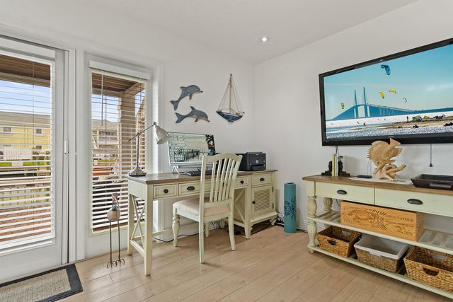 5215 COQUINA KEY DRIVE SE A, St Petersburg, FL 33705