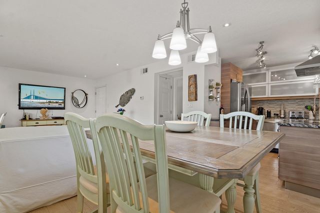 5215 COQUINA KEY DRIVE SE A, St Petersburg, FL 33705