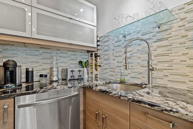 5215 COQUINA KEY DRIVE SE A, St Petersburg, FL 33705