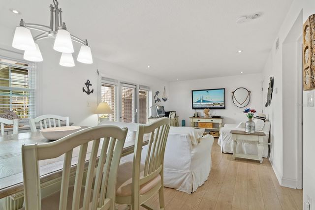 5215 COQUINA KEY DRIVE SE A, St Petersburg, FL 33705