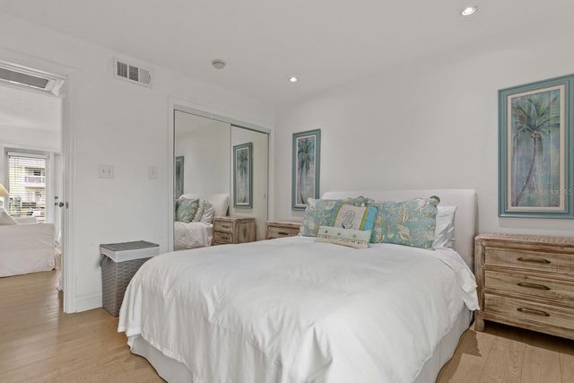 5215 COQUINA KEY DRIVE SE A, St Petersburg, FL 33705