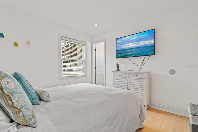 5215 COQUINA KEY DRIVE SE A, St Petersburg, FL 33705