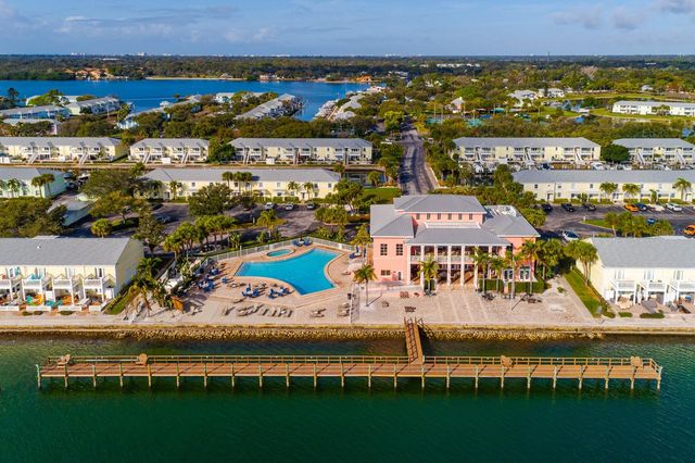 5215 COQUINA KEY DRIVE SE A, St Petersburg, FL 33705