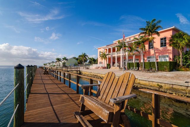 5215 COQUINA KEY DRIVE SE A, St Petersburg, FL 33705